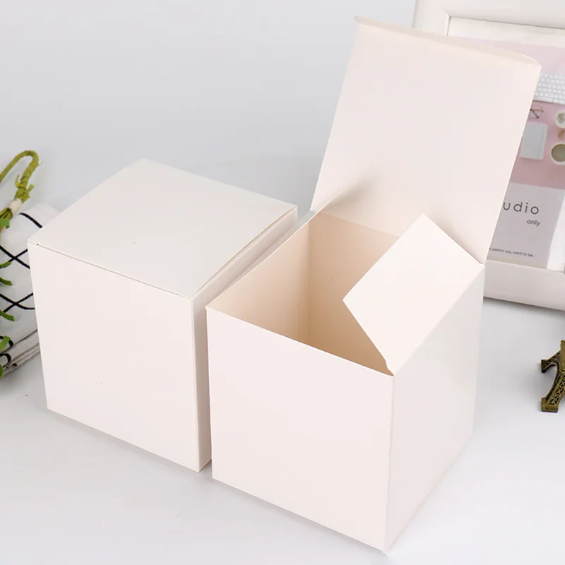 Event Party Box - 100ピース/ロットホワイトクラフト紙のギフトボックス段ボールギフトボックス正方形のdiyギフトボックスクッキーケーキパッケージの誕生日ギフトボックス