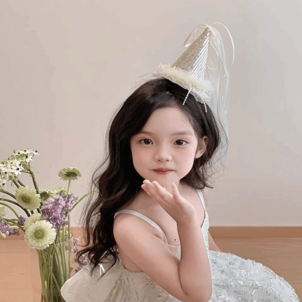 Party Hat Cone - かわいいアクリル製バースデーパーティーハット、合金メッシュプリンセスヘアアクセサリー、尖った円錐形のバースデーヘアクリップ、宴会ドレスアップ用